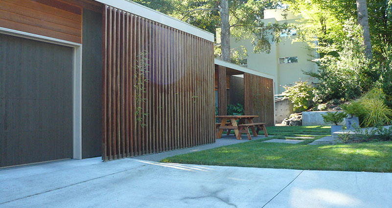an image of a modern house exterior wood screen